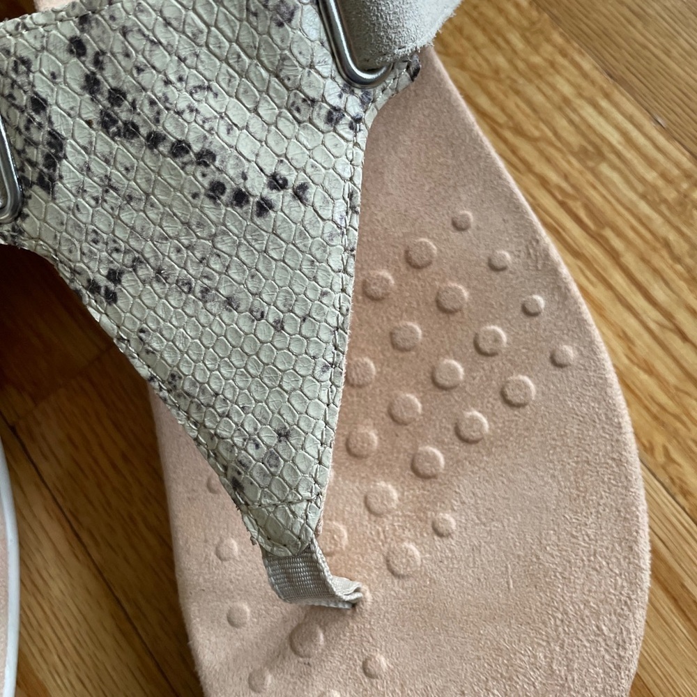 Vionic Wanda Bone Snake T-Strap Flip Flops Sandal… - image 2